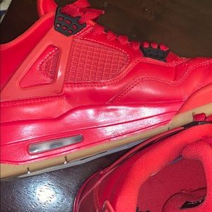 Jordan 4s size 7.5 in wmns
